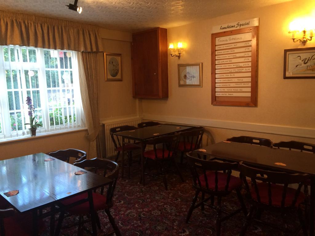 Alford  Half Moon Hotel מראה חיצוני תמונה