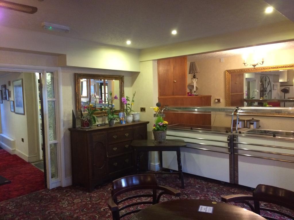 Alford  Half Moon Hotel מראה חיצוני תמונה