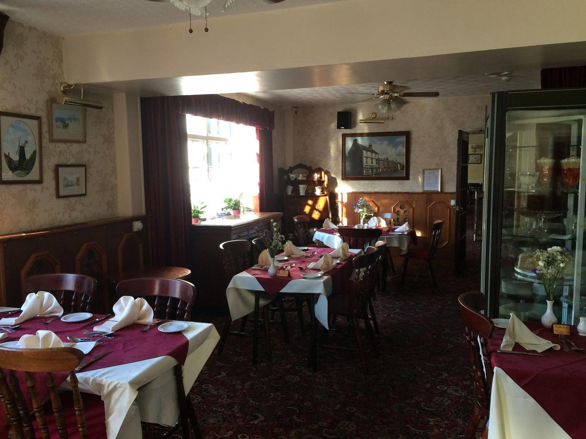 Alford  Half Moon Hotel מראה חיצוני תמונה