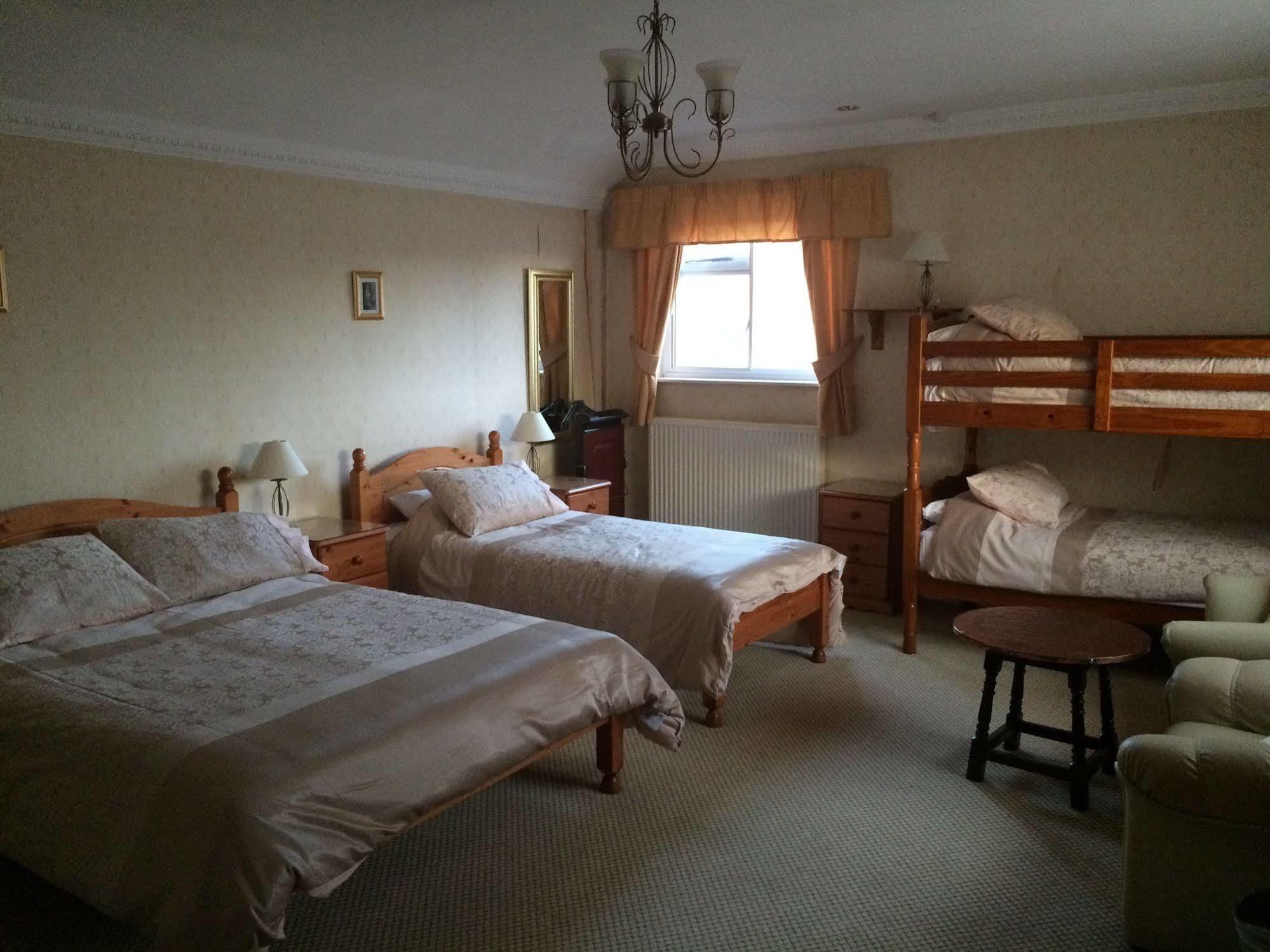 Alford  Half Moon Hotel מראה חיצוני תמונה