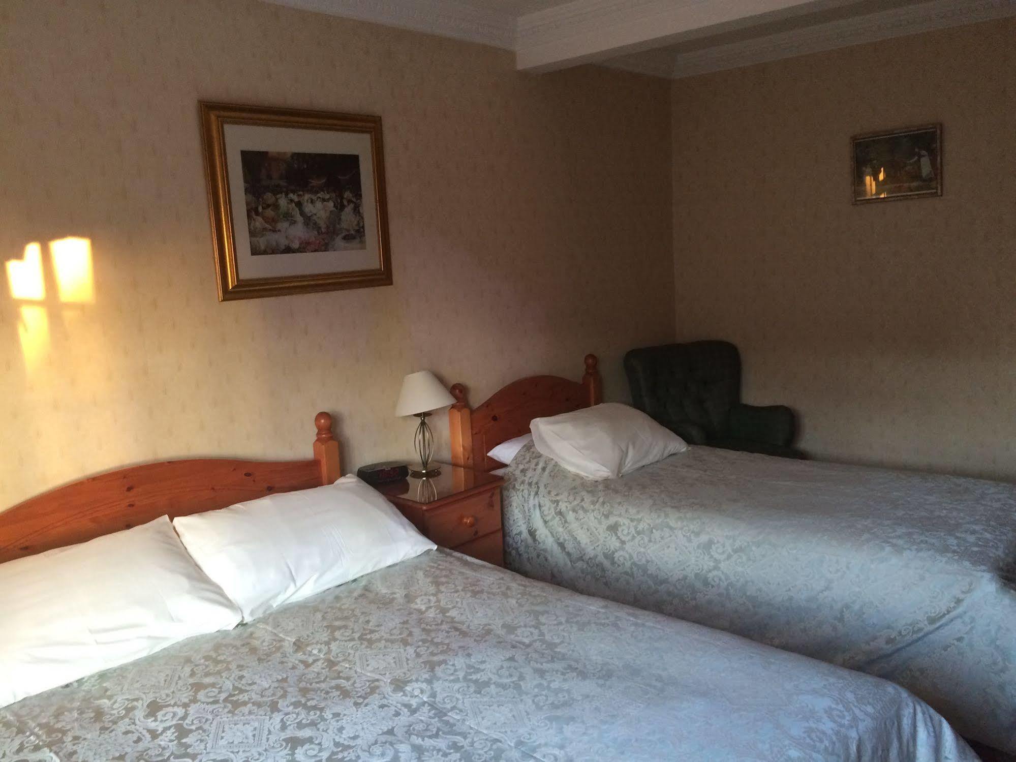 Alford  Half Moon Hotel מראה חיצוני תמונה