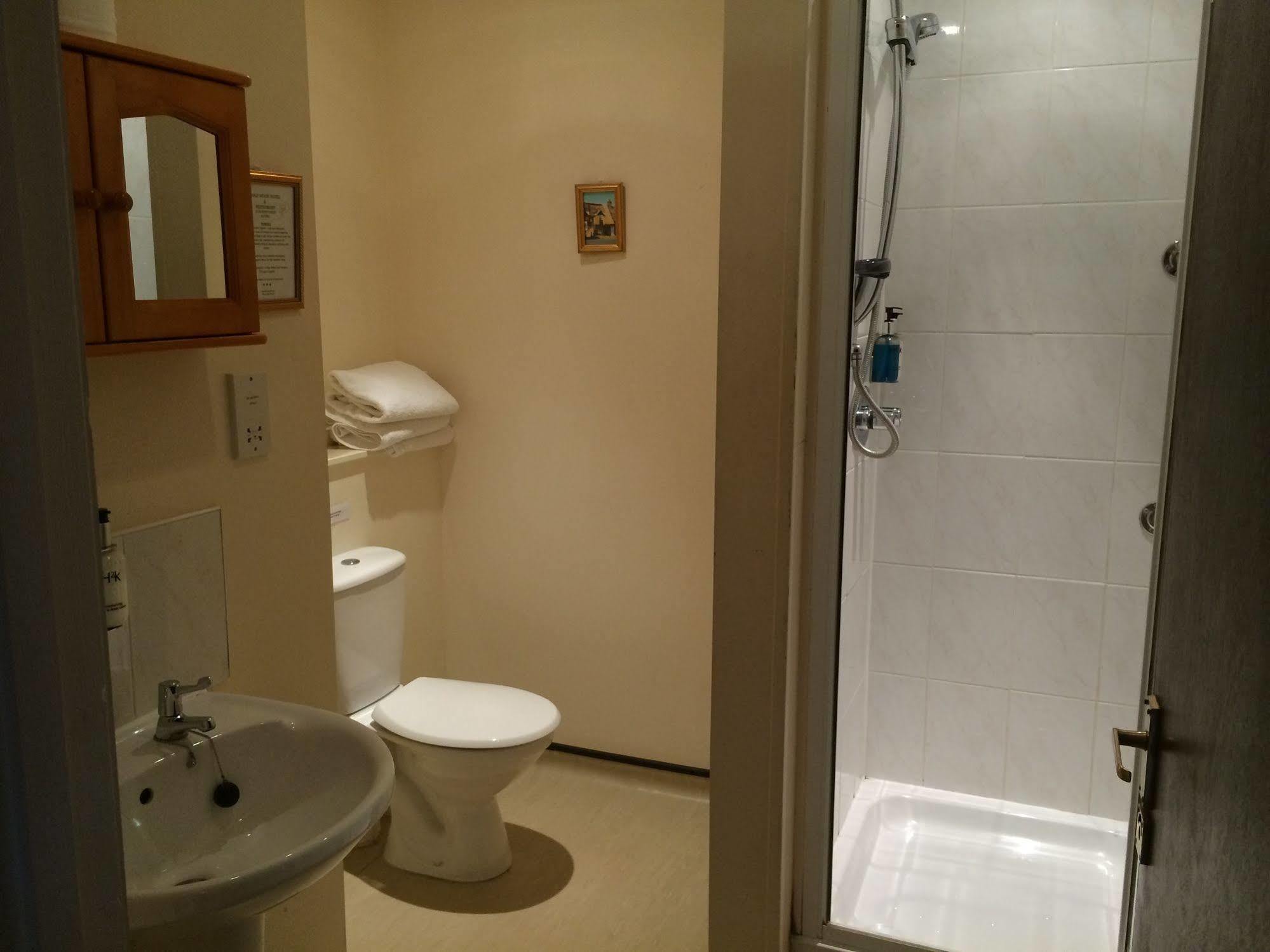 Alford  Half Moon Hotel מראה חיצוני תמונה