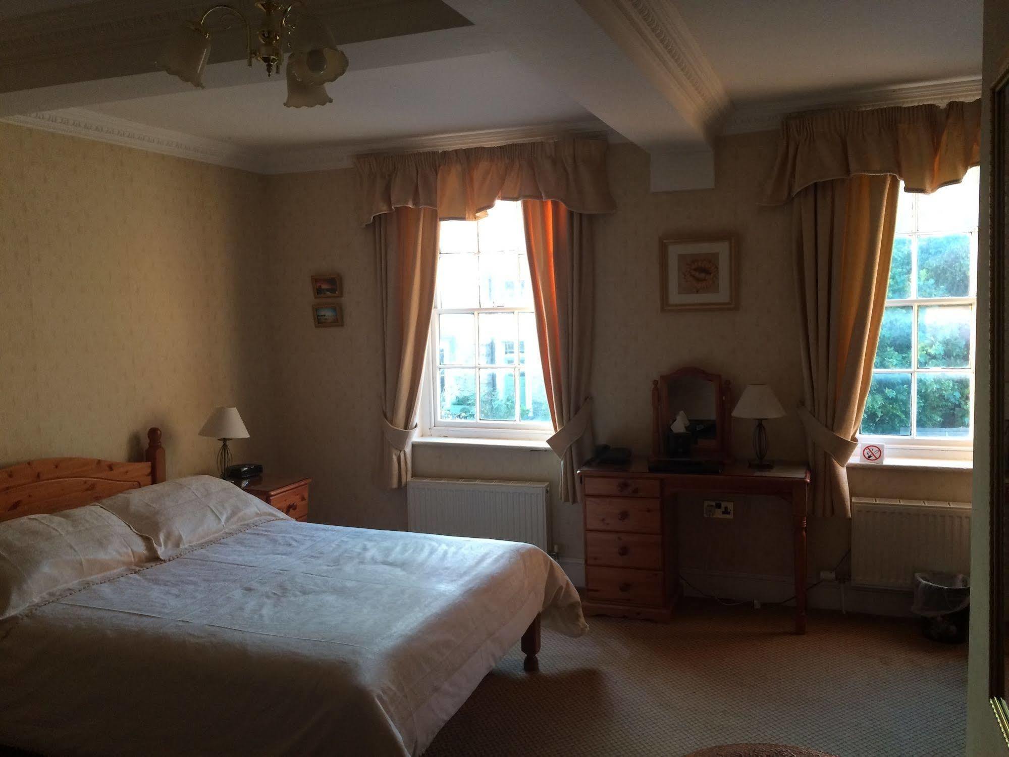 Alford  Half Moon Hotel מראה חיצוני תמונה