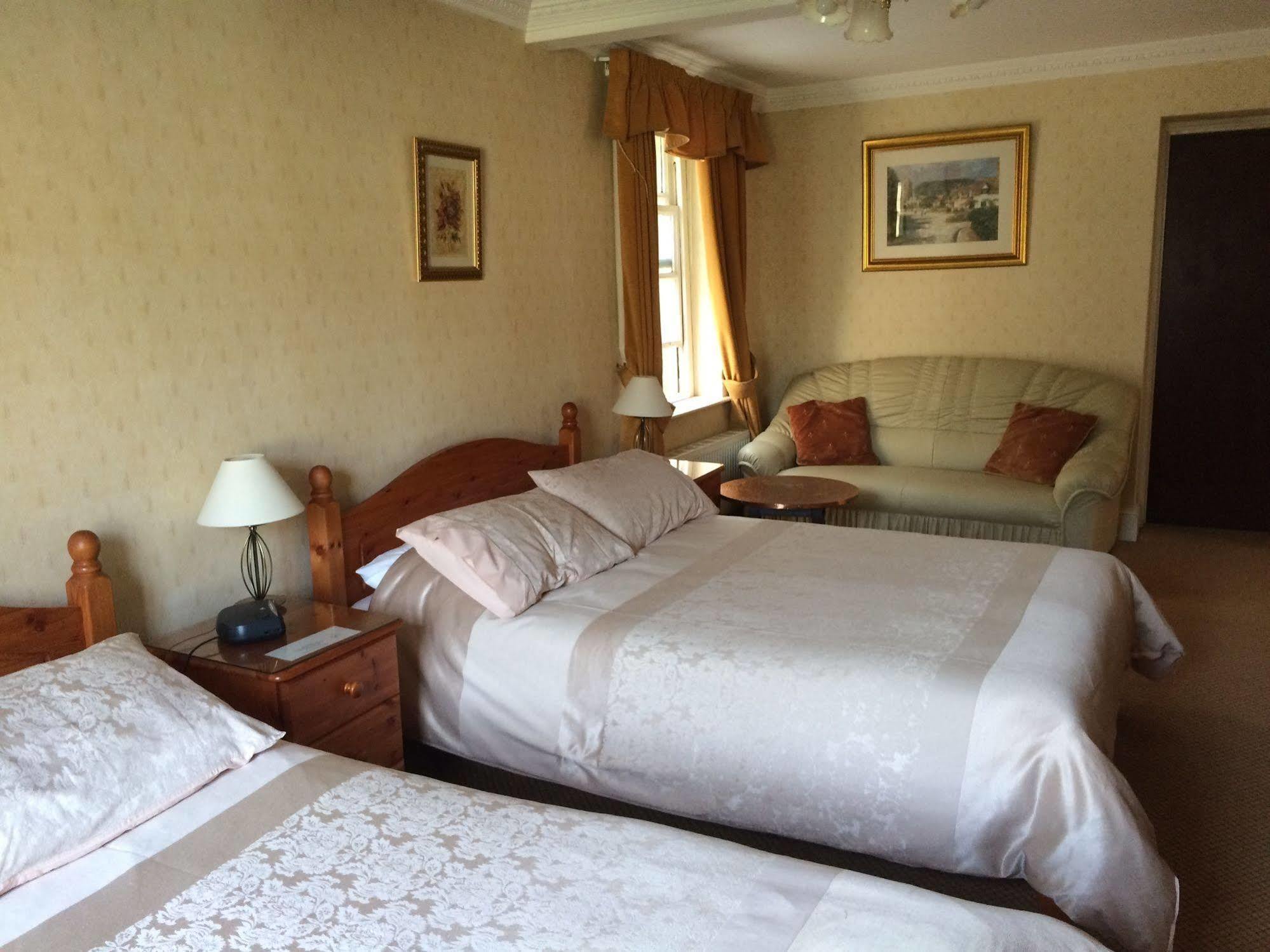 Alford  Half Moon Hotel מראה חיצוני תמונה
